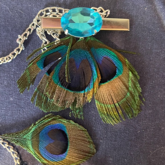 Peacock Feather Barrette Earring - Picture 4 of 4
